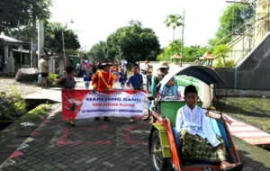 Berani Khitan, Marching Band pun Menyambutnya