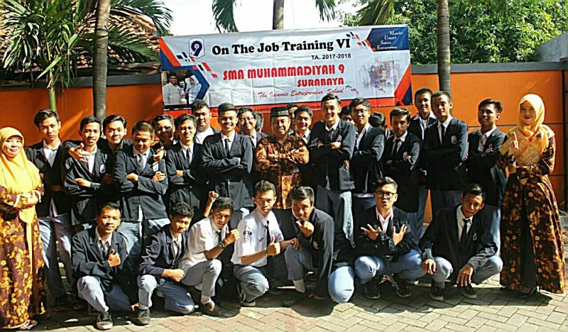 Program On Job Training Menjadikan Siswa SMAM 9 Siap Kerja