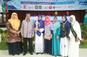 Guru SDMM Raih Penghargaan Favorit dalam Wisuda Tahfidz