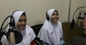 Haii… Guys, Jumpa Lagi dengan Penyiar Favorite Anda, Begitu Celoteh Siswa di Studio Umsida