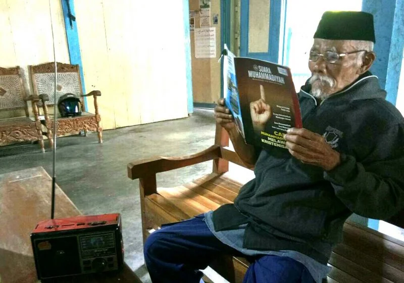 Kisah Mbah Leman, Penghobi Baca Kelas Berat yang “Sakau” jika Kehabisan Bacaan