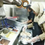 Asyiknya Libur Sekolah Magang di Restoran Siap Saji