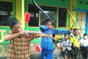 Membahagiakan Anak Panti di Hari Libur: Dari Memanah, Goa Akbar, hingga Belajar Survival