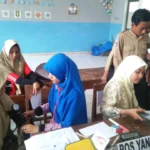 Turun ke Dukun Gresik, Pashmina Jadi Tempat Curhat Siswa