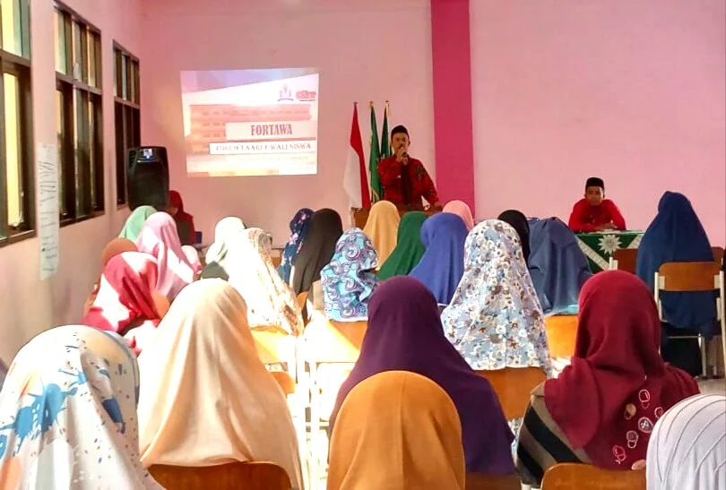 Meski Sekolah Umum Tapi di Sini Program Diniyah Jadi Unggulan