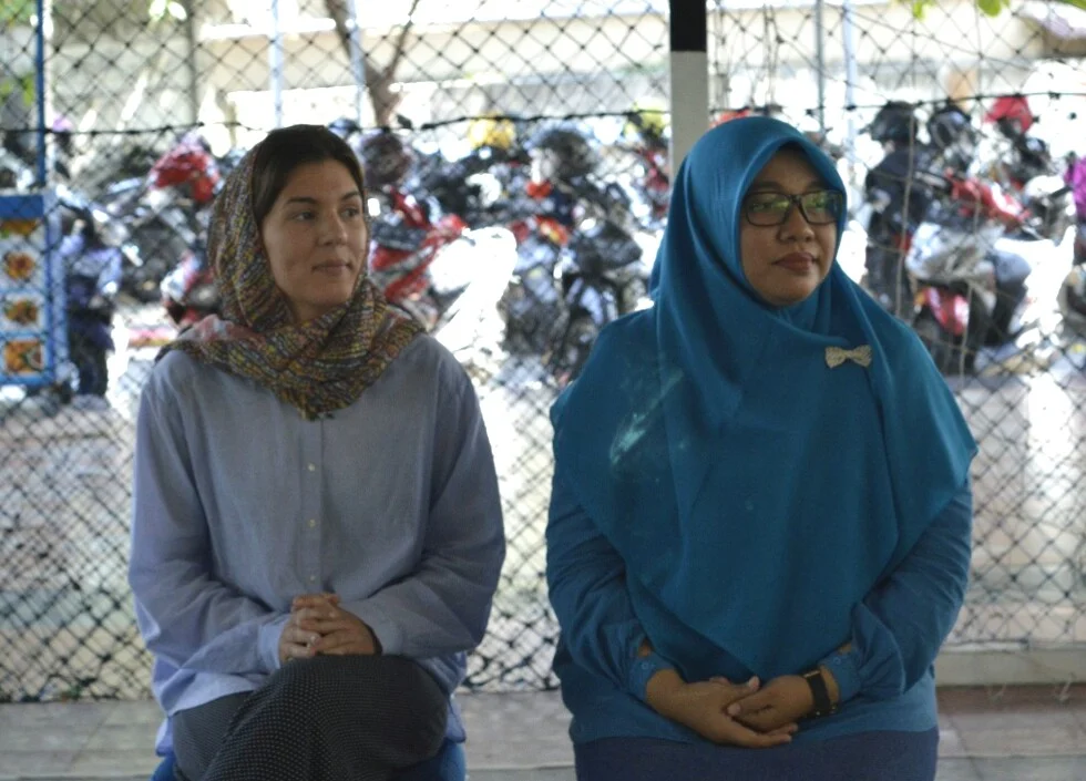 Native Spanyol Yang Kenakan Hijab di SD Mugeb: Ini Sangat Nyaman, Saya Suka