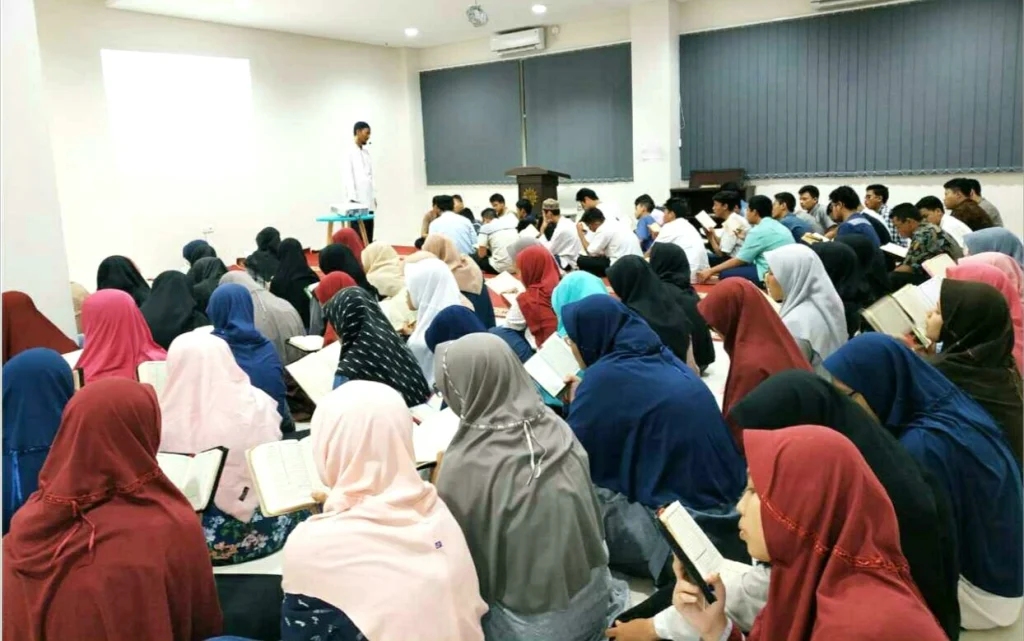 Gerhana Bulan yang Membuat Malam Taddabur Alquran di Smamio Berbeda