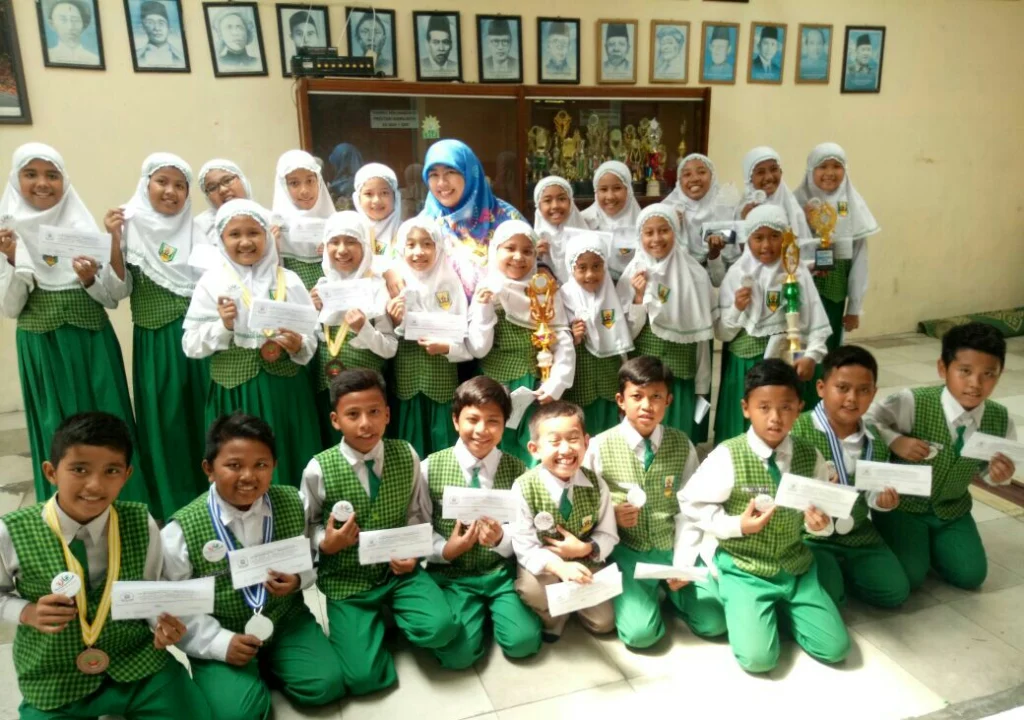 Terima Pin, 27 Duta Prestasi Sekolah Siap Harumkan Nama SD Muri