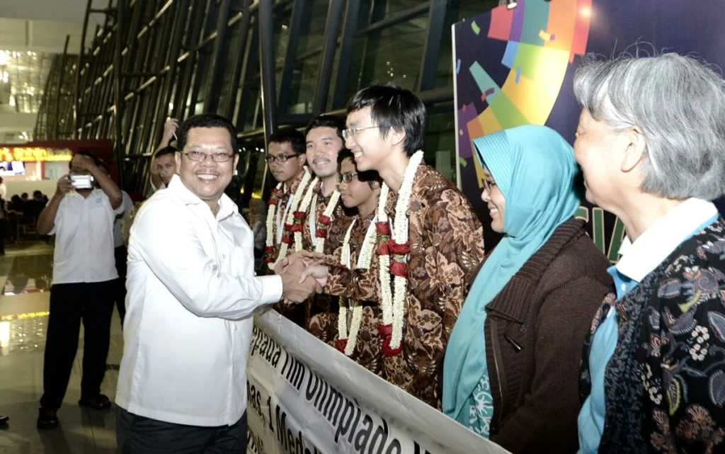 Lagi, Pelajar Indonesia Raih Medali Olimpiade Sains Internasional, Kali Ini 4 Kimia dan 5 Fisika