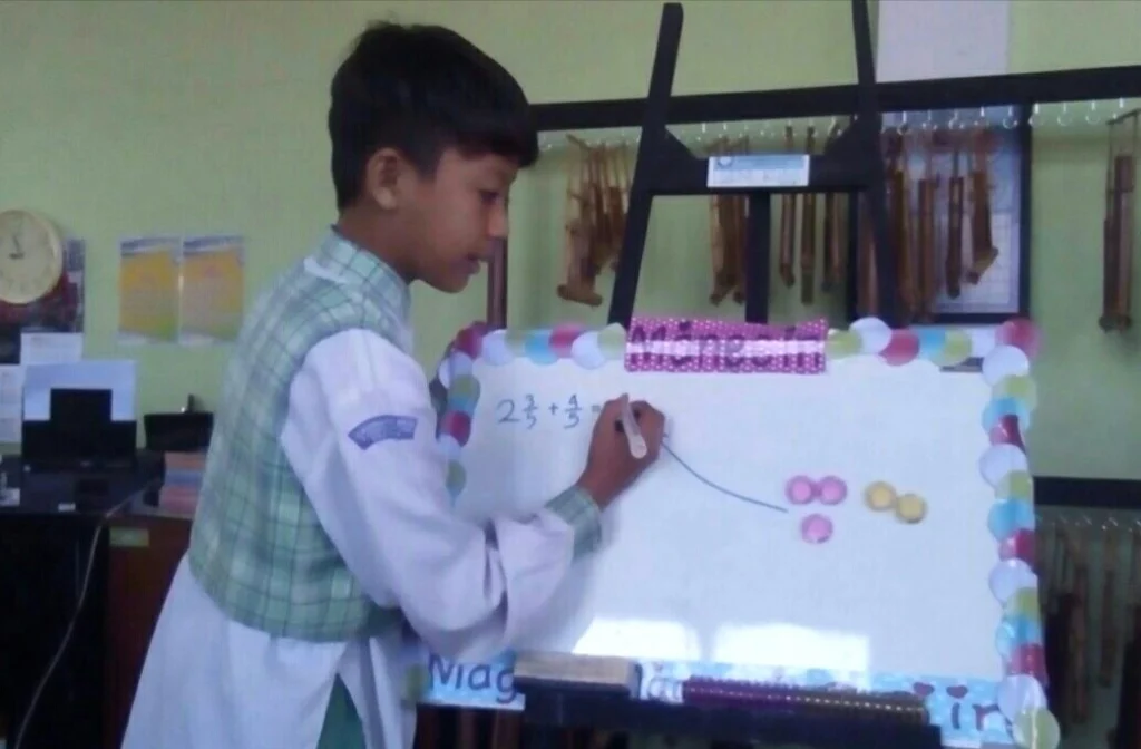 Pimpinan Muhammadiyah Mengapresiasi Delapan Karya Siswa Peserta Festival Sains Gresik 2018