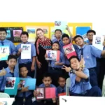 Bersama Miss Loreto, Siswa Kelas Internasional Ini Bikin English Project Bertema ‘My Family’