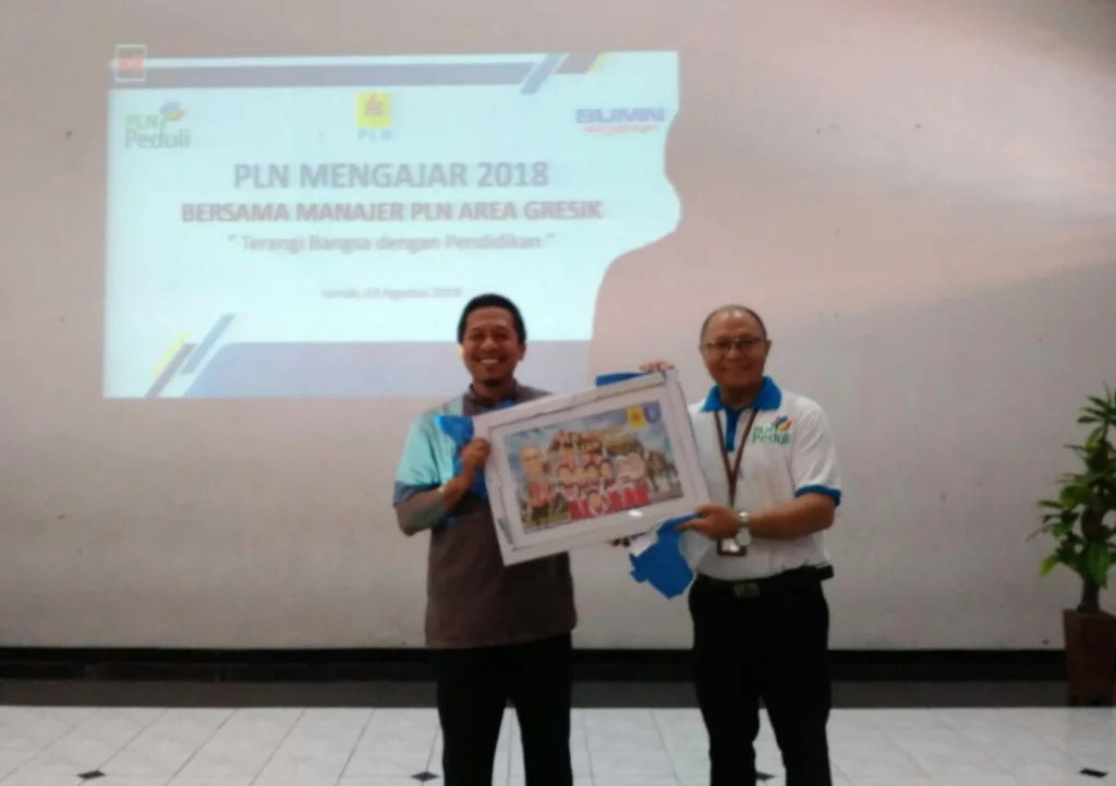 Saat Manajer PLN Jadi Guru Tamu di Berlian School