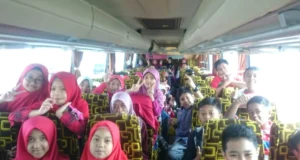 Semangat Juang 45 Iringi Keberangkatan SD Mugeb ke Ajang ME Awards 2018