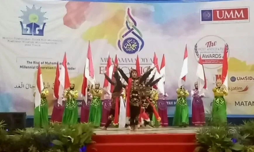 Menemukan Keragaman Budaya Jatim dalam ‘Tari Pesona Kreasi’ Suguhan Sekolah Muhammadiyah GKB