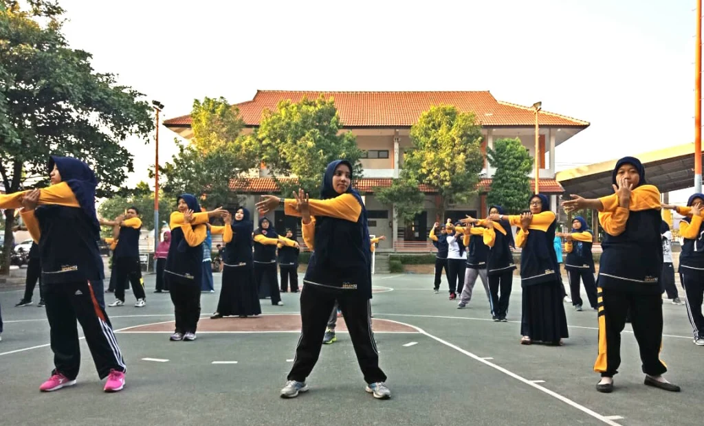 Di Dalam Tubuh Yang Sehat Terdapat Guru SMPM 12 GKB Yang Hebat