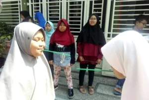 Siraman ala SDMM: Diawali Review Hafalan, Diisi Belajar Nge-MC dan Memaknai Estafet Sedotan