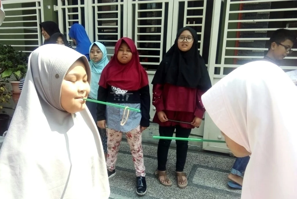 Siraman ala SDMM: Diawali Review Hafalan, Diisi Belajar Nge-MC dan Memaknai Estafet Sedotan