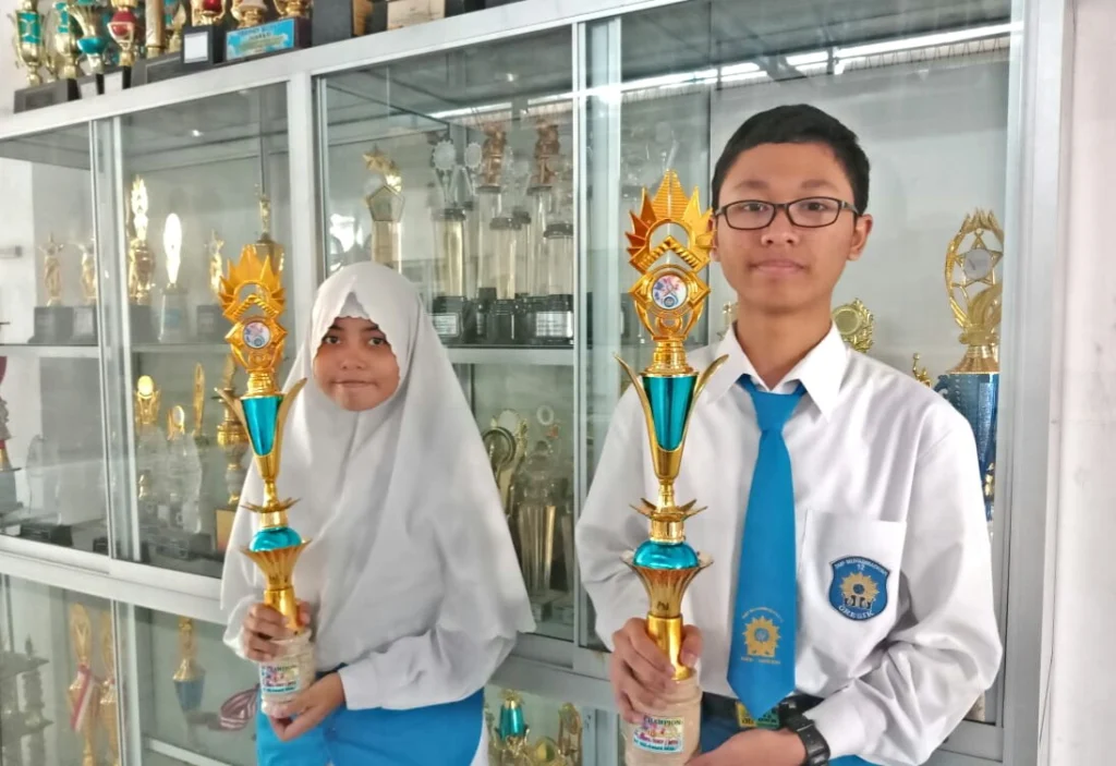 Kisah di Balik Sukses Dua Siswa SMPM 12 GKB Jadi Juara
