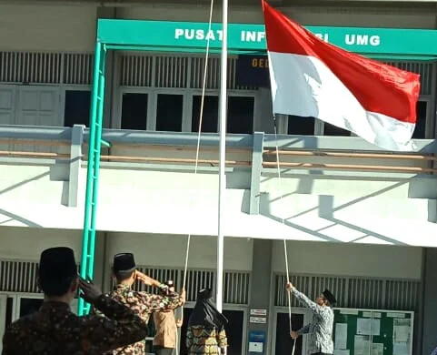 Khidmatnya Upacara Bendera 17 Agustus di UMG