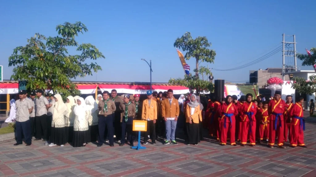 Kenakan Seragam Kebanggaan saat Upacara Kemerdekaan, Ortom Harus Jadi Penjaga Ideologi Kader Muda