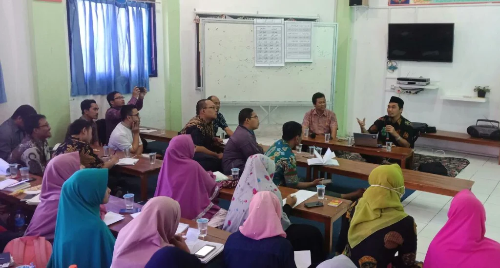 Jangan Sampai Terpuruk Baru Lakukan Pembenahan, Pentingnya Rejuvenasi Sekolah di Era Disruptif