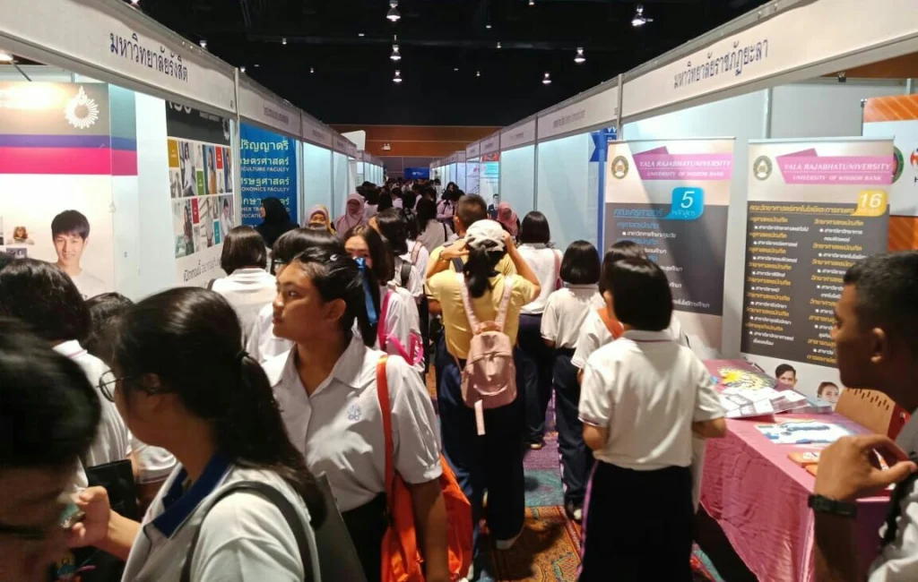 Pameran Pendidikan di Thailand, Booth UMG Diserbu Pengunjung