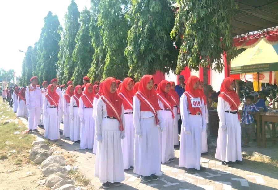 Saat Pasukan Merah-Putih Hamas Meriahkan Gerak Jalan di Campurejo