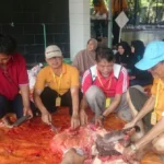 Potong 14 Kurban Sapi, Pesan Pisau Khusus dari Jabar