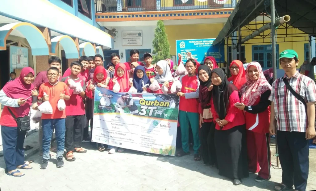 Ke Mentaras, Baksos Spemdalas Bawa 3 Sapi dan 2 Kambing