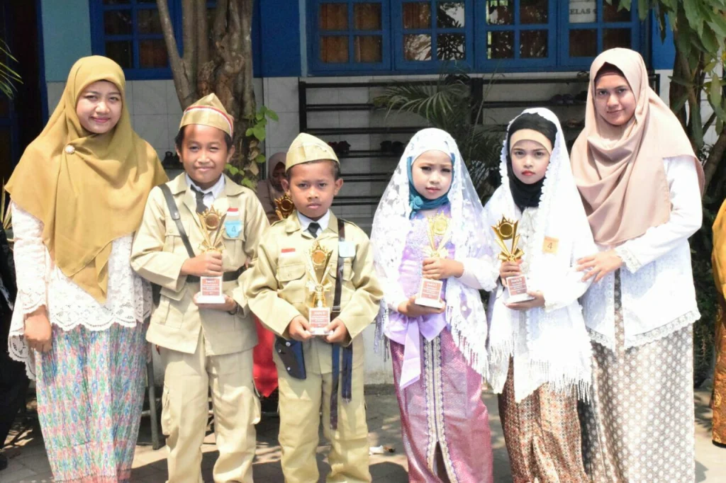Membangkitkan Jiwa Kepahlawanan dengan Menghadirkan ‘Sosok’ Para Pahlawan di SDM 1 Wringinanom