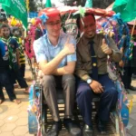 Jadi Perhatian! Bule Amerika Yang Naik Becak Ikuti Karnaval di Pantura