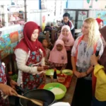 Selain Rawon dan Soto Ayam, Mahasiswi Rumania Ini Suka Nasi Goreng Khas Indonesia