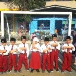 Teriak Tablet Padahal Buku, Lucunya Candaan Anak-Anak Ini ketika Terima Hadiah