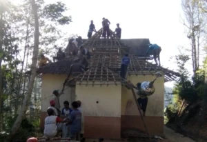 Masjid yang Terancam Longsor Itu Akhirnya Direnovasi, Ini Bahan Bangunan yang Dibutuhkan