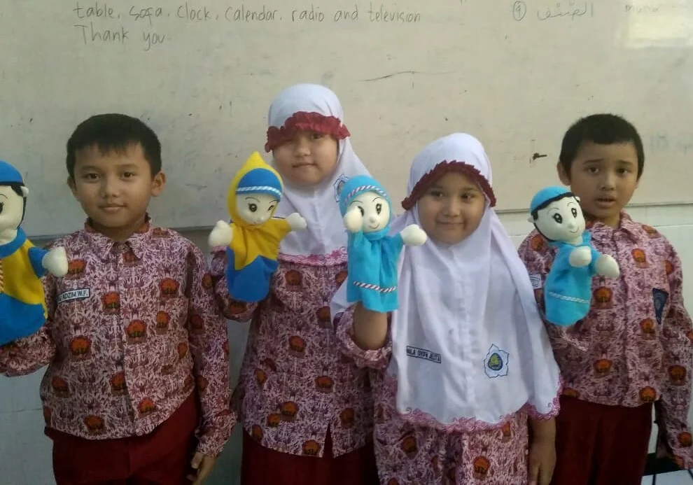Asyiknya Belajar Bahasa Inggris dengan Hand Puppet