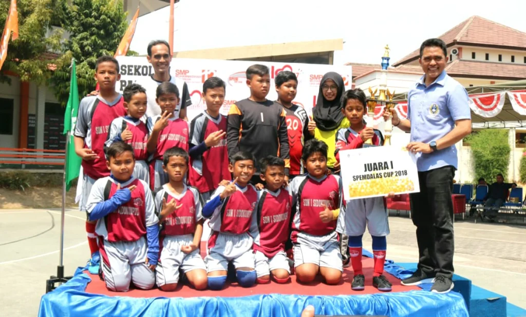 Inilah Para Juara dalam Futsal Competition Milad Ke-17 SMPM 12 GKB