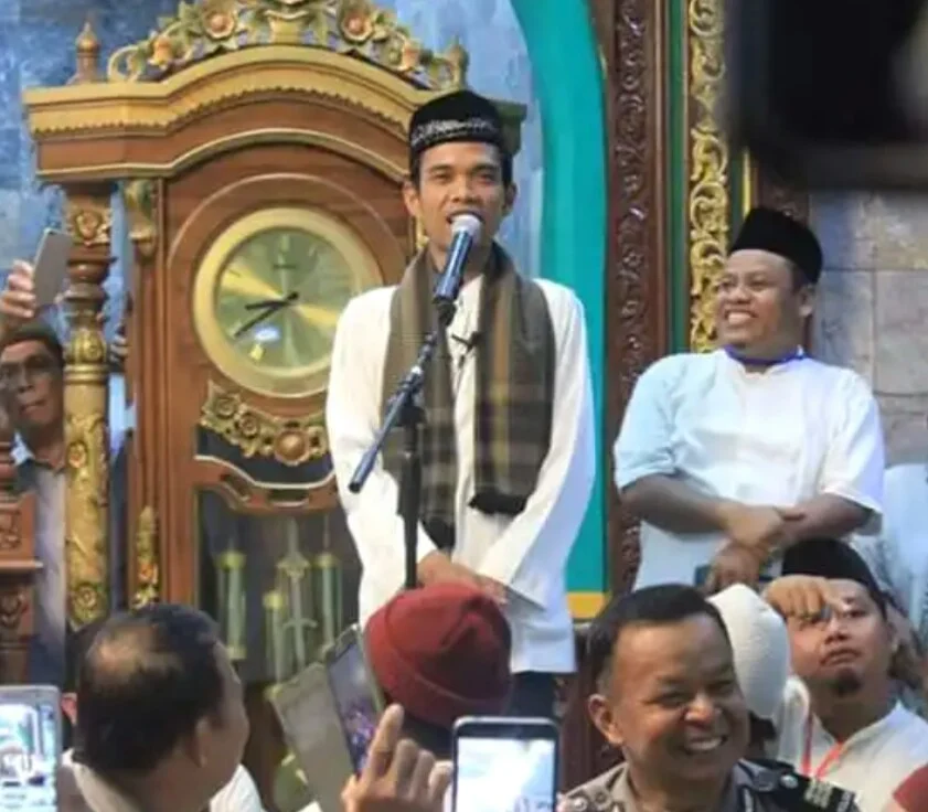 UAS, Datanglah Tuan Guru! Datanglah!