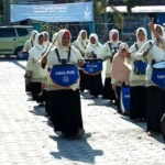 Drumband Emak-Emak Muda ‘Harmony Nasyiah’ Meriahkan Pembukaan Darul Arqam