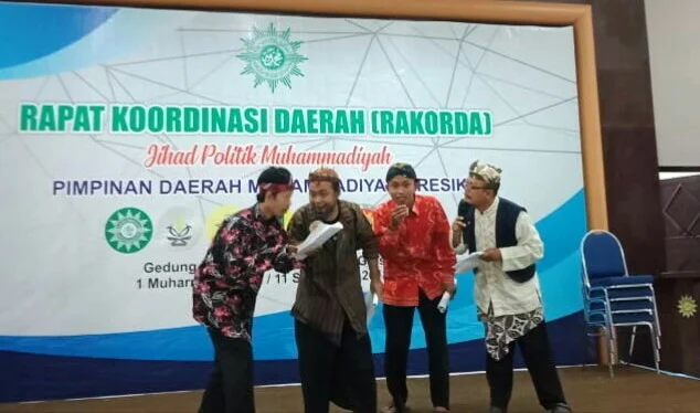 (Video) Ludruk Jula-juli Ini Ingatkan Warga Muhammadiyah untuk Berjihad Politik: Ojo Golput!
