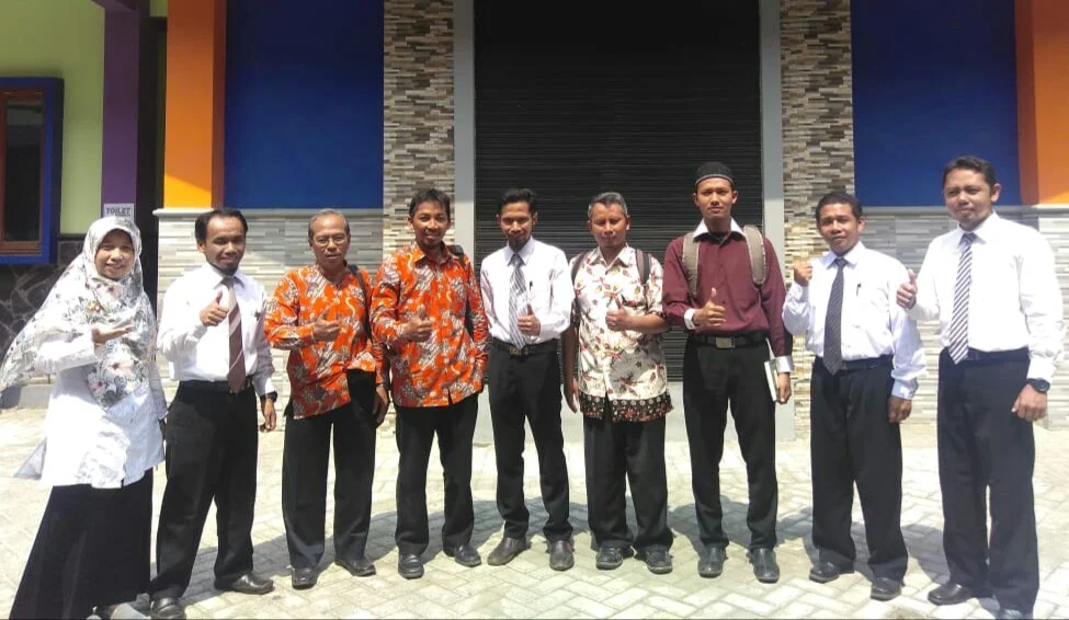 Dari Daerah Segitiga Gresik Selatan, Tiga Kepala Sekolah Ini Berkelana ke Kampung Inggris