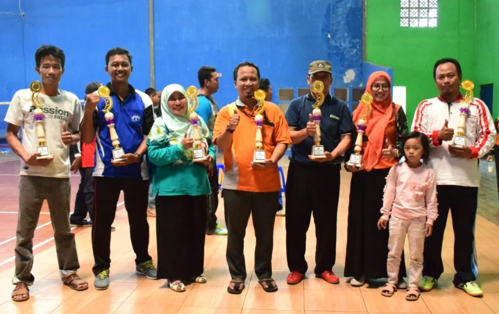 Foskam SMA Gresik Gelar ‘Fun Futsal and Fun Badminton’, Semua Peserta Dapat Piala