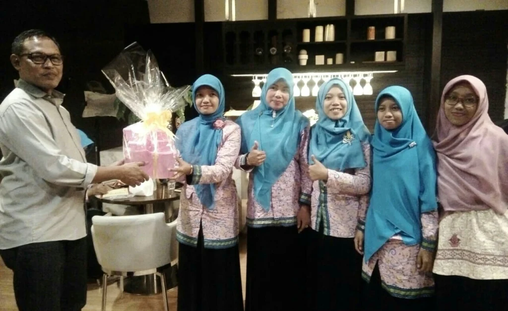 Kunjungi SBO TV, 32 Calon Jurnalis Perempuan ini Diingatkan Pentingnya AIDA