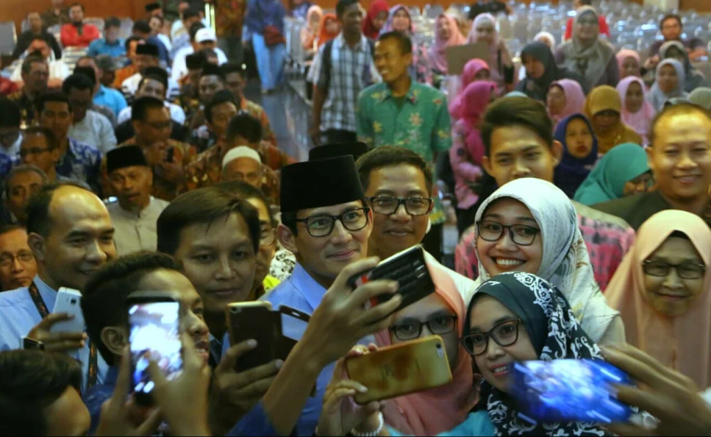 Politik Teletubbies ala Sandiaga Uno: Mari Berpelukan …