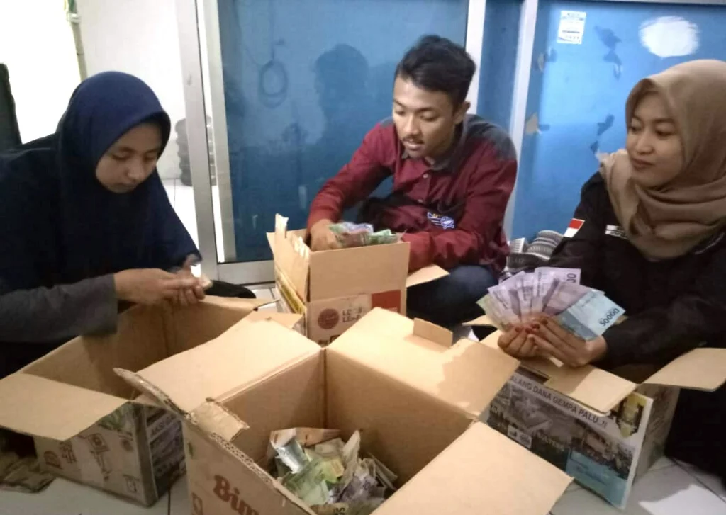 IMM Gresik Turun ke Jalan, Galang Dana untuk Korban Gempa dan Tsunami Sulawesi Tengah