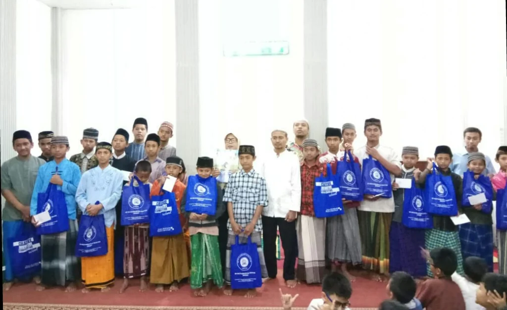 Kumpulkan Delapan Kali Laba Entrepreneur Day, Bantuan Senilai Rp 10 Juta Didonasikan Siswa SDMM untuk Panti Asuhan