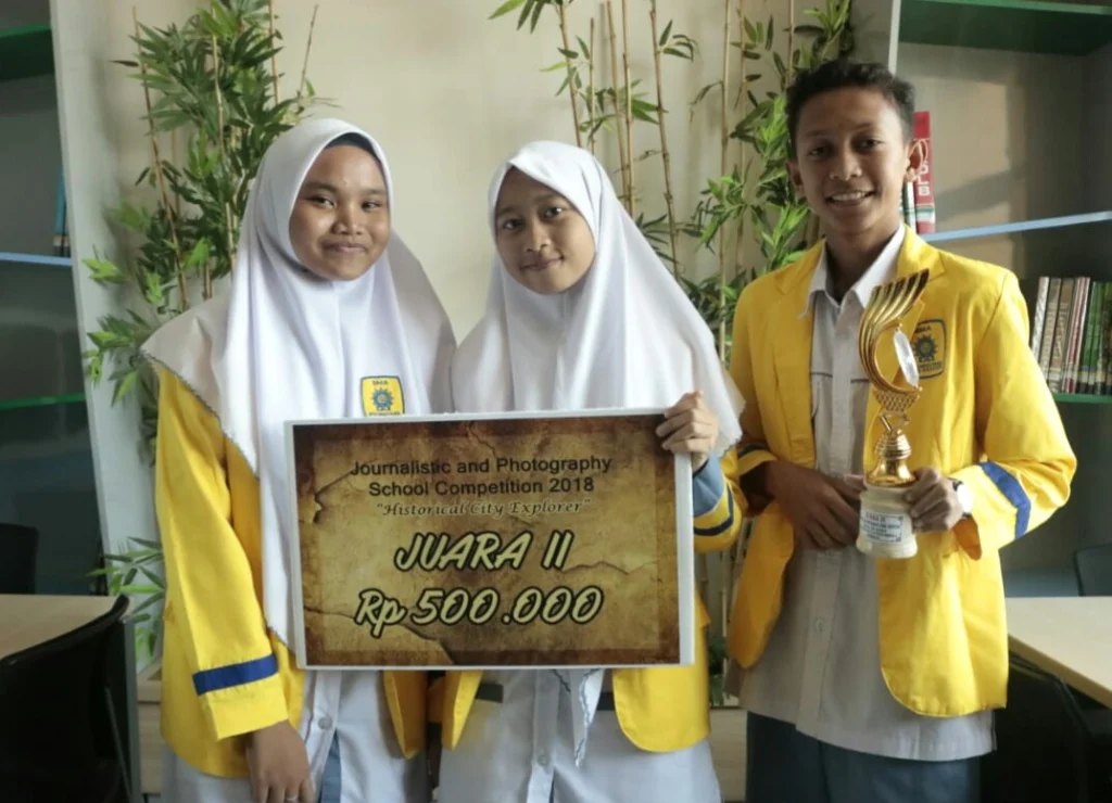 Di Balik Sukses Smamio Raih Juara Kompetisi Jurnalistik dan Fotografi di Universitas Katolik Widya Mandala