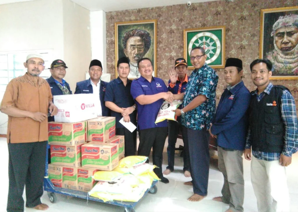 Partai Nasdem Titipkan Bantuan Sembako untuk Palu Senilai Rp 30 Juta pada Lazismu Gresik