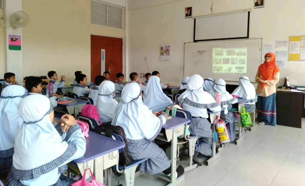 Sekolah Dituntut Kreatif Ajarkan Bahasa Inggris setelah Tak Lagi Jadi Mapel Wajib