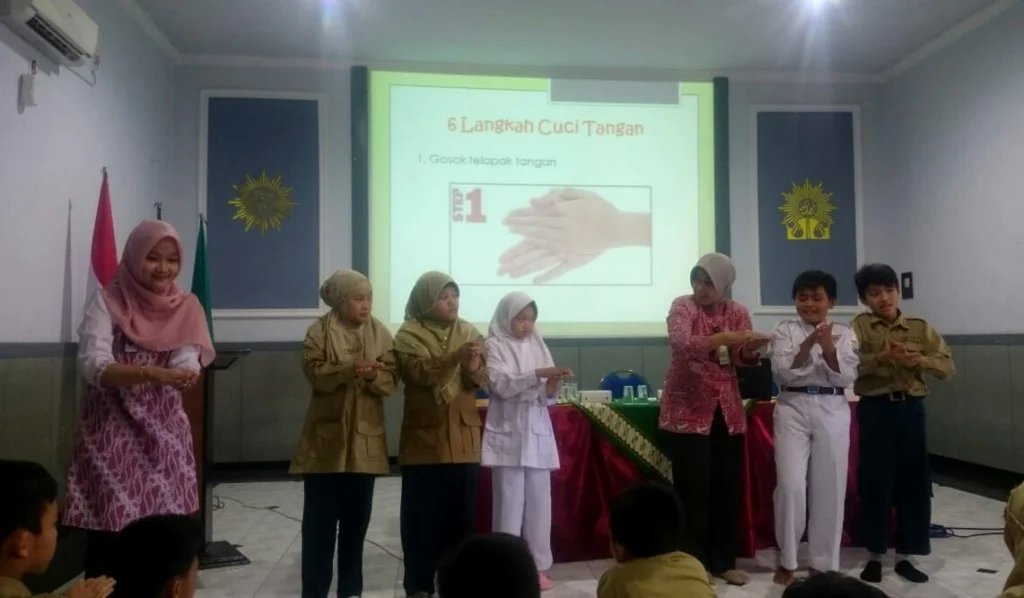 Hari Cuci Tangan Sedunia di SD Mugeb: Putar 7 Kali, jika Pakai Antiseptik Cukup 4 Kali