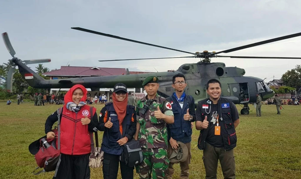 Hilir Mudik dengan Helikopter TNI AD, Relawan Medis Muhammadiyah  Berhasil Transfer Bayi Prematur